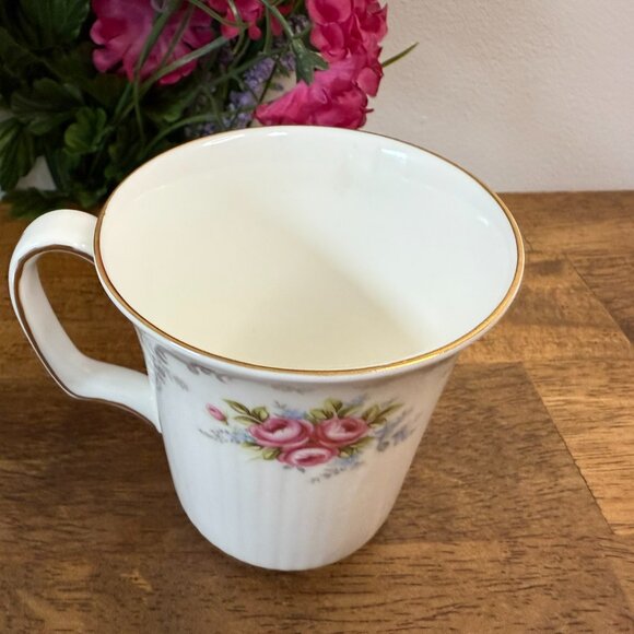Royal Albert Tranquillity Mug Bone China England Vintage Floral Rose Gold Rim - Picture 2 of 6